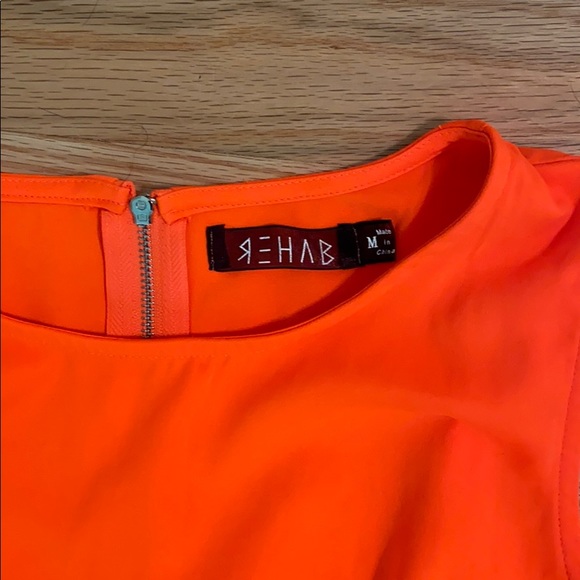 Rehab Orange Crop top - Picture 2 of 3
